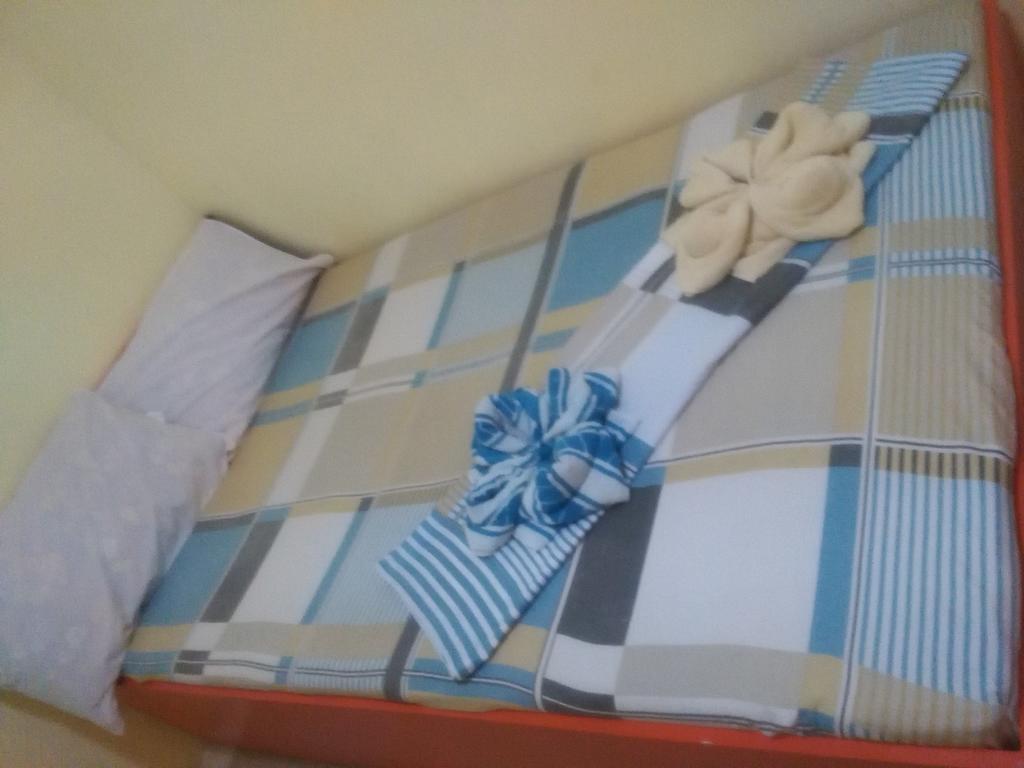 Aranas-Carillo Travellers Inn Калібо Номер фото