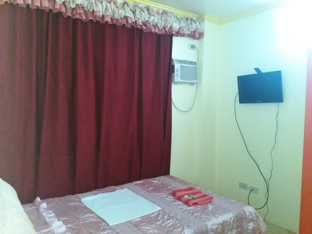 Aranas-Carillo Travellers Inn Калібо Номер фото